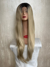 Load image into Gallery viewer, Lace Front Wig 6

